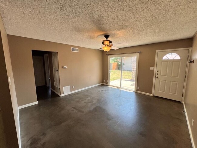 Building Photo - 8005 Pinedale Cove