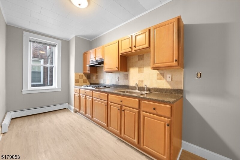 1109 Main St Unit 3B, Paterson, NJ 07503 Room for Rent in Paterson