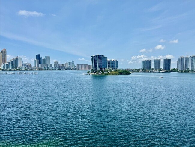 Foto del edificio - 3530 Mystic Pointe Dr