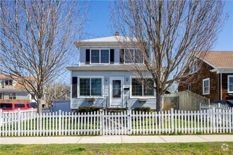 Building Photo - 58 Bedlow Ave