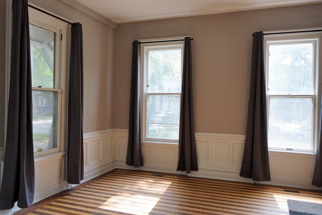 Foto del edificio - 333 E Jefferson St
