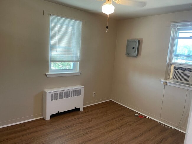 Foto del edificio - Aston 2 bed 1 bath apartment