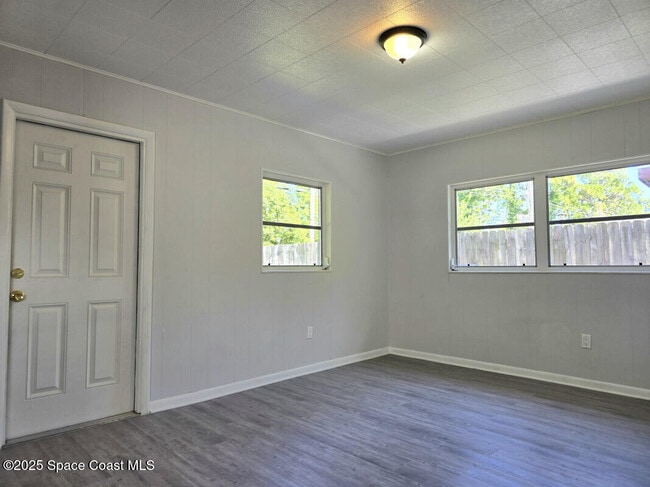 Building Photo - 3245 Royal Palm Ct