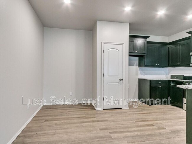 Foto del edificio - 10712 Lawson Pl Rd