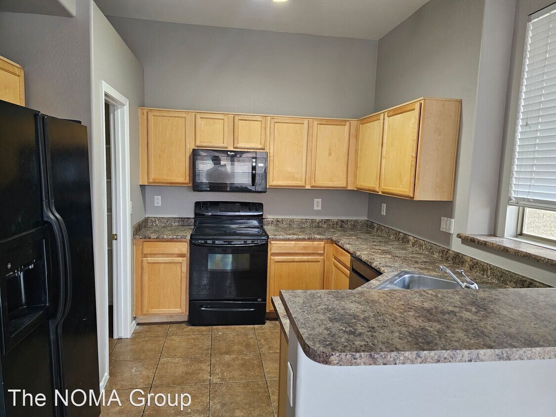 4 br, 2 bath House 4930 W ST Kateri DR House for Rent in Phoenix