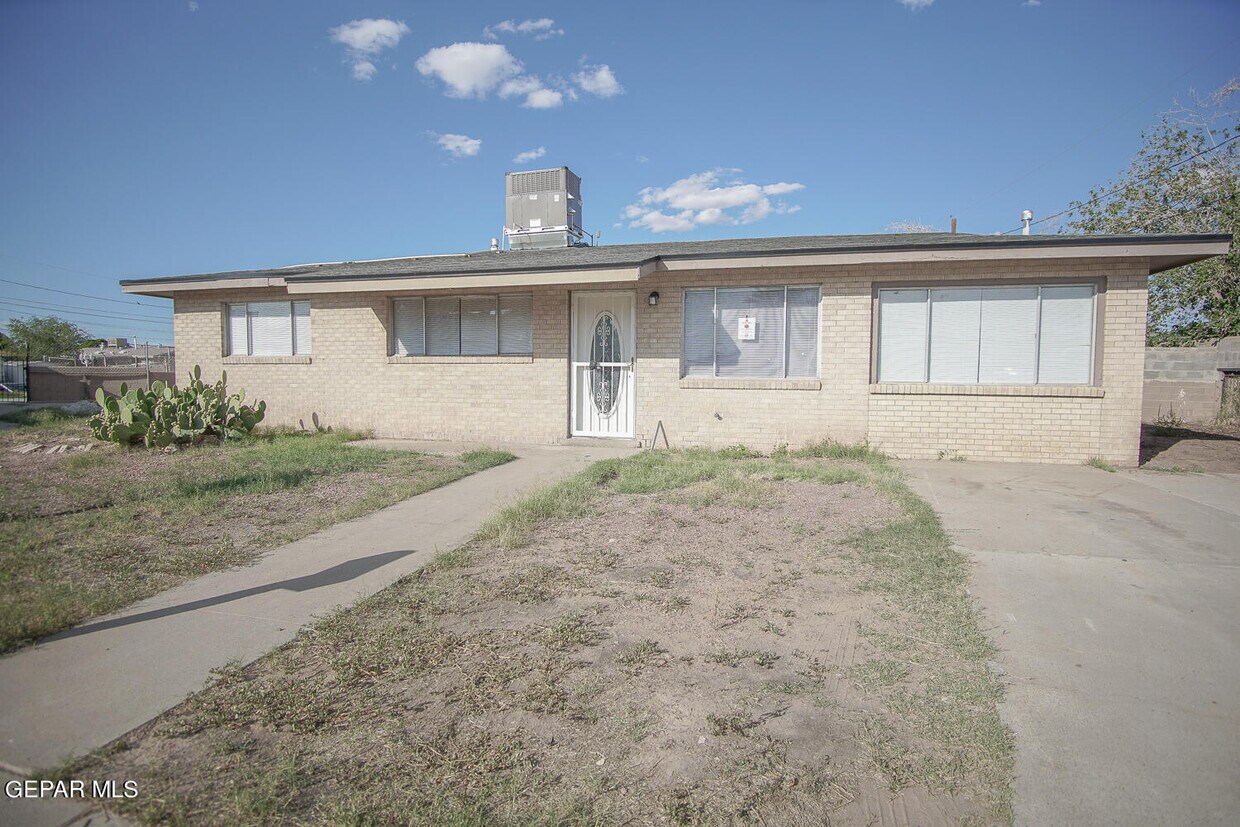 Primary Photo - 193 Pearl Ln