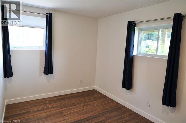 Building Photo - 20 Ridgeview Ln
