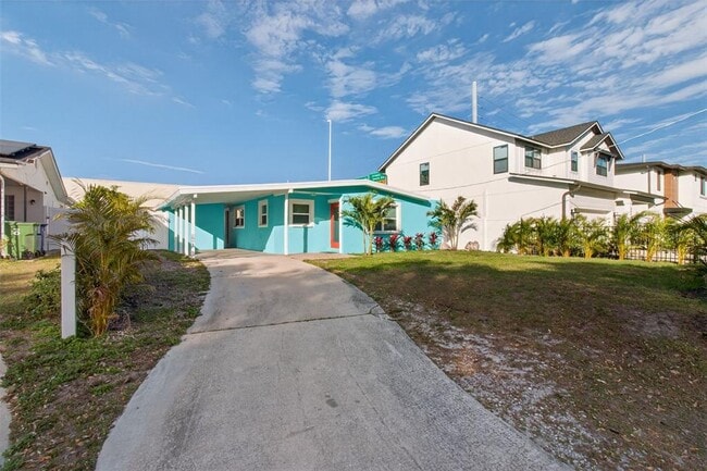 Building Photo - 3117 W La Salle St