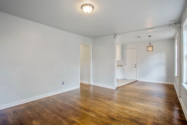 Foto del edificio - 1105 E Lockheed Dr