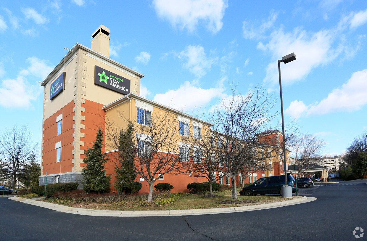 Furnished Studio Alexandria Apartments in Alexandria, VA