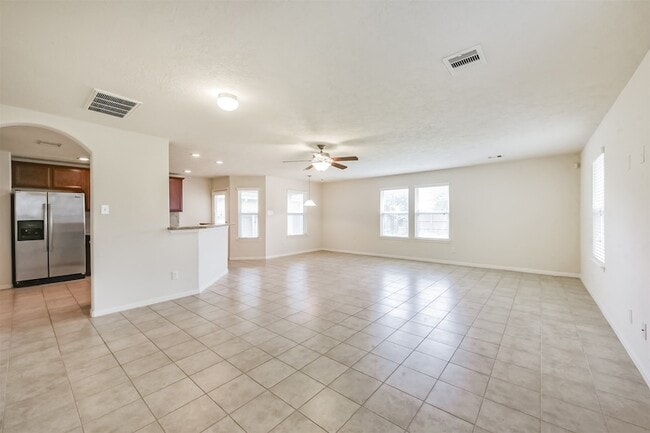 Building Photo - 2142 Tandy Park Way