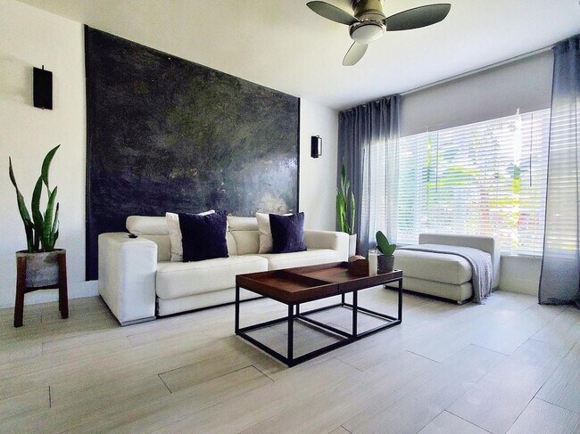 Foto del edificio - 1440 NW 7th Ter