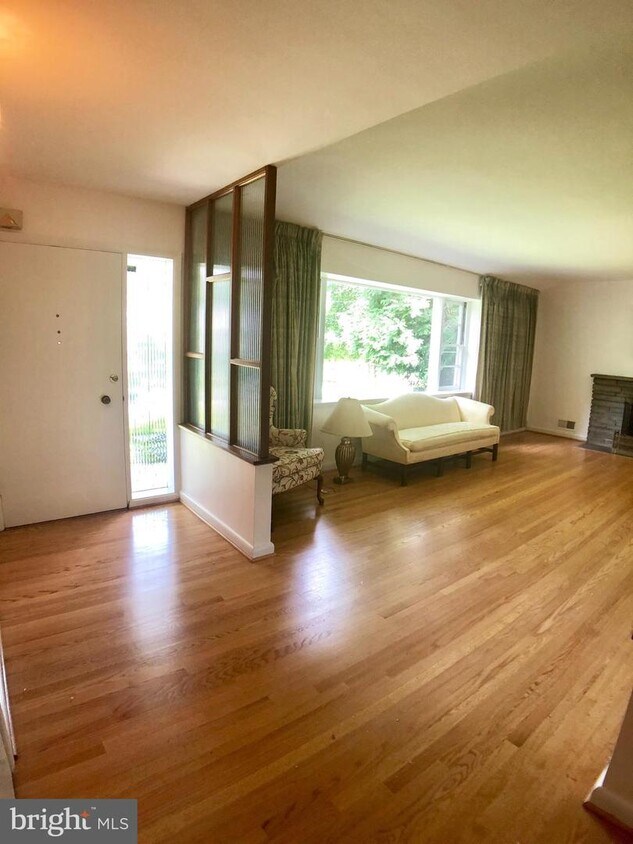 9005 Burning Tree Rd, Bethesda, MD 20817 House for Rent in Bethesda, MD