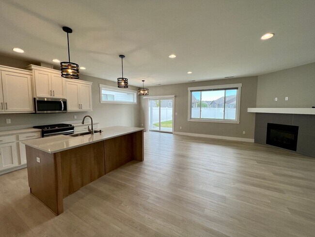 Foto del edificio - 3 Bed 2 Bath Beautiful Westend Home!