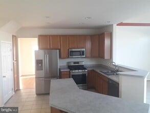 Building Photo - 3320 Anne De Bourgh Dr