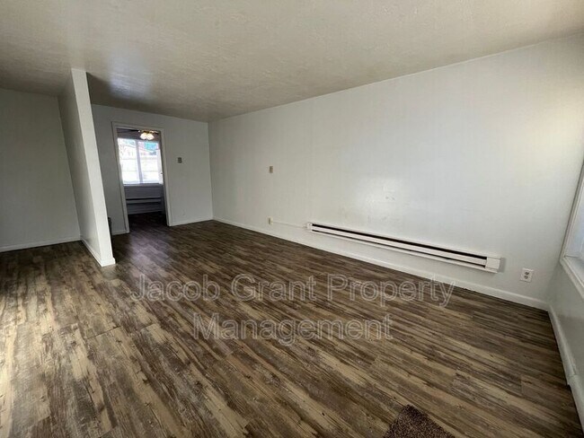 Foto del edificio - 675 Tiger Ave