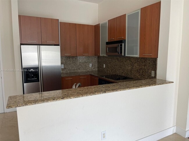 Foto del edificio - 9055 SW 73rd Ct