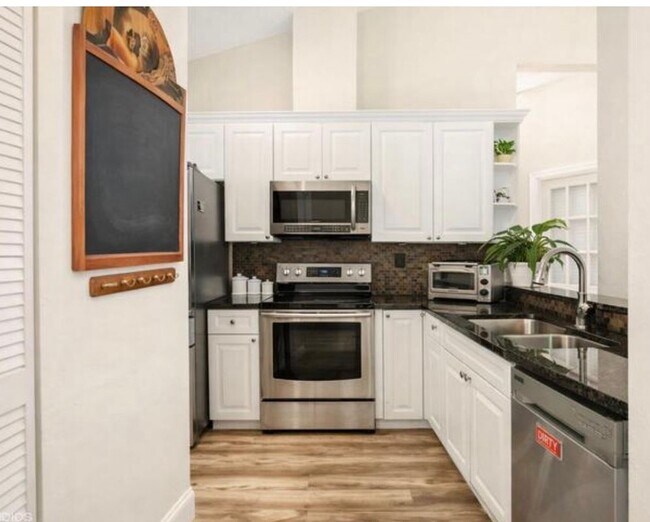 Foto del edificio - 805 Harbour Pointe Way