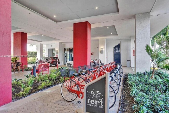 Foto del edificio - 2600 E Hallandale Beach Blvd