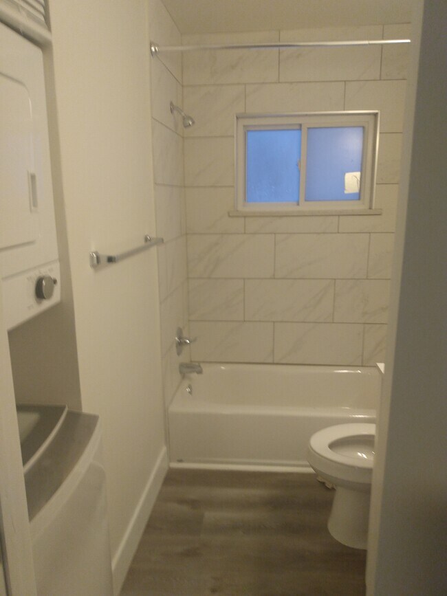 Foto del edificio - 1529 W Farnum Ave