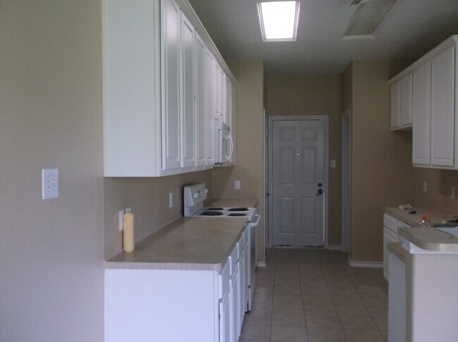 Foto del edificio - 16107 Sandy Path Ln