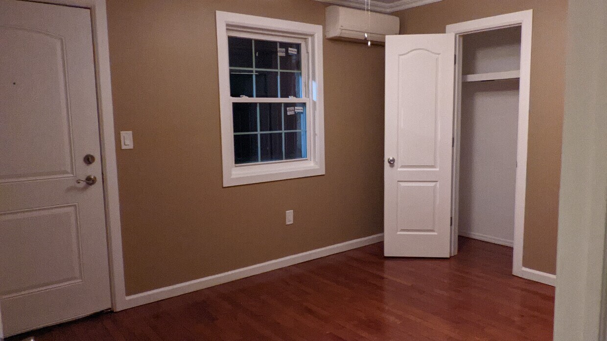 3 Bedrooms - 90 Milford St
