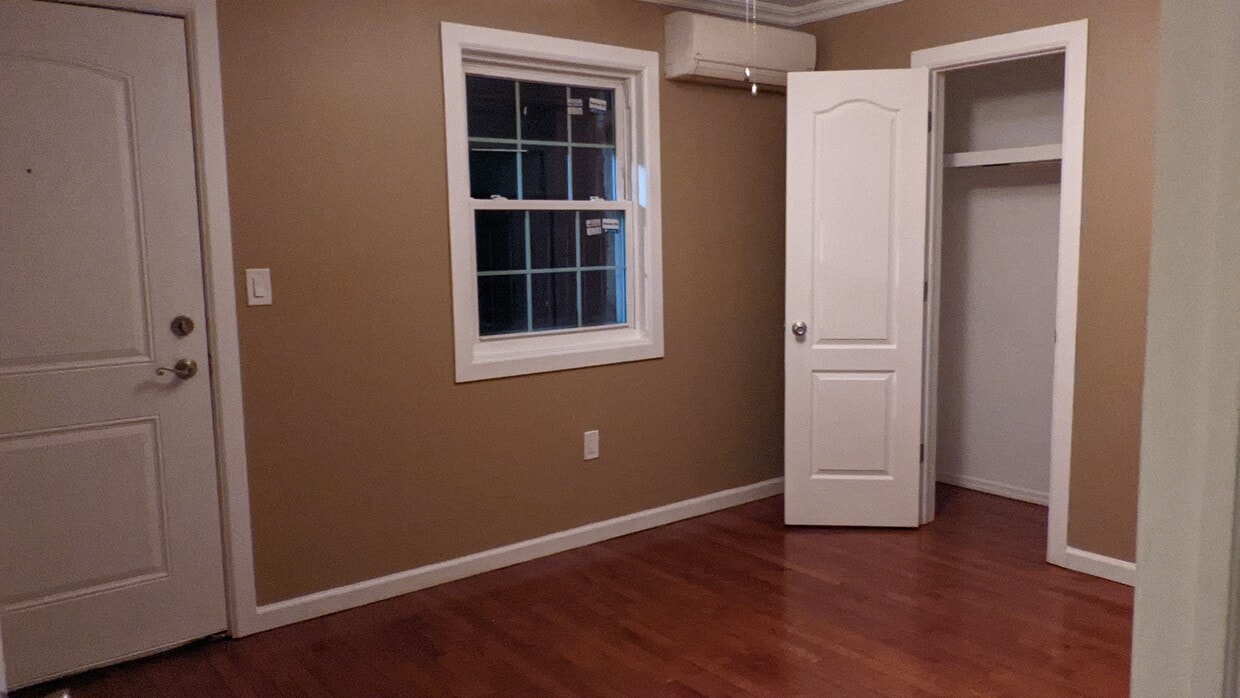 3 Bedrooms - 90 Milford St