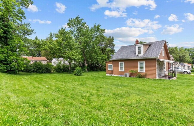 Building Photo - 6105 Washington Ave