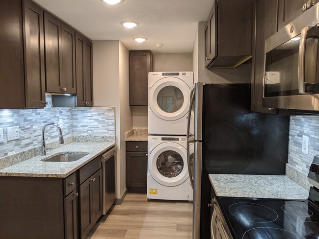 2BD Kitchen - Robin Hill Apartments