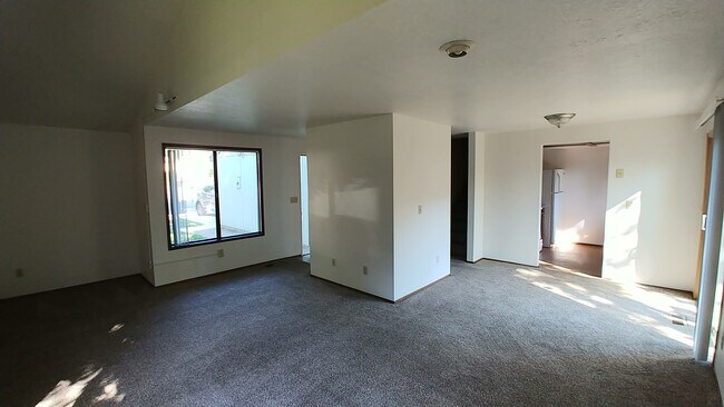 Foto del edificio - 5497-5499 Nicole Ct SE