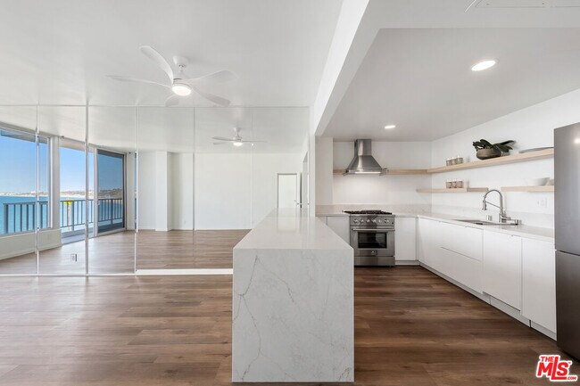 Foto del edificio - 17350 Sunset Blvd