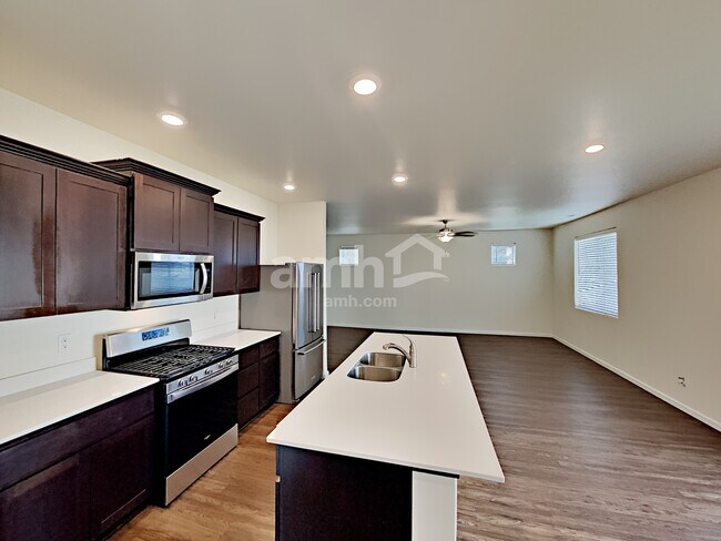 Building Photo - 2323 NW Matteo Dr