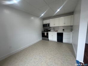 Building Photo - 156 Garfield Ave