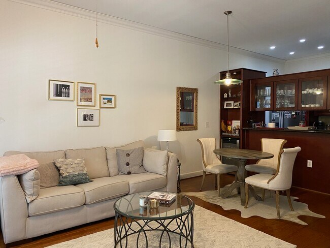 Foto del edificio - 1900 Genesee St