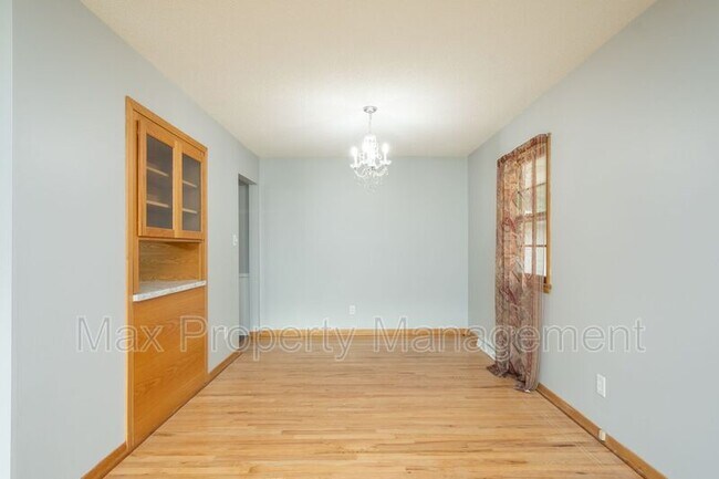 Foto del edificio - 3934 Oakshire Rd