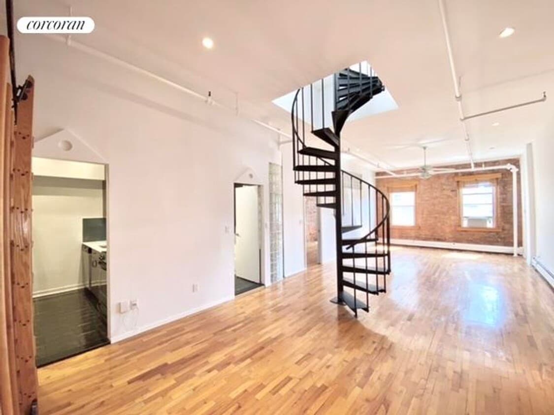 Primary Photo - 15 Bergen St