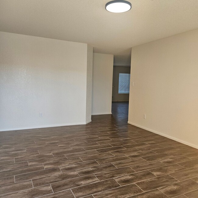 Building Photo - Remodeled 4 bedroom for Rent