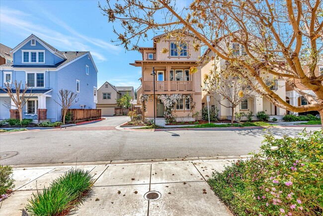 Building Photo - WOW! GREAT HOME! Mountain View!