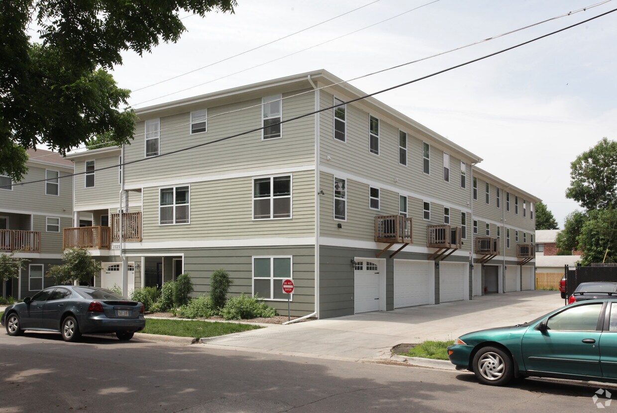 Building Photo - 1525 S 19th St