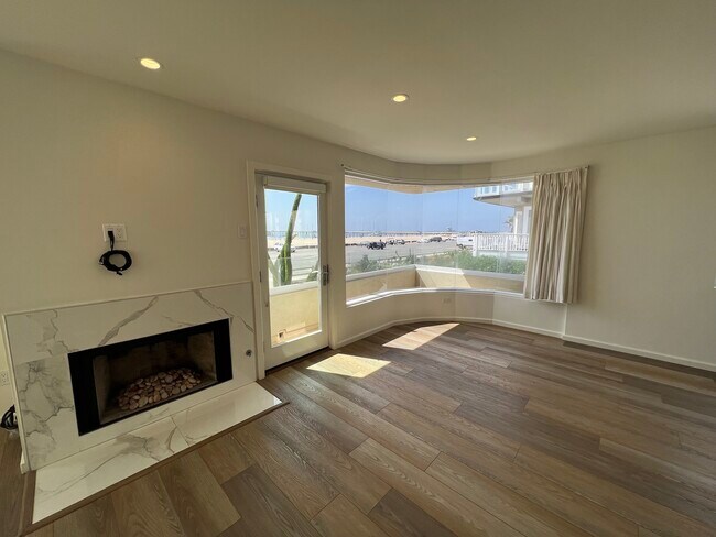 Building Photo - 2 Catamaran St