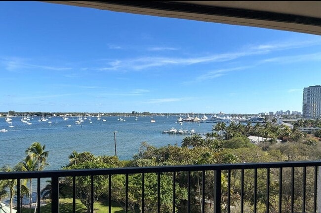 Foto del edificio - 5200 N Flagler Dr