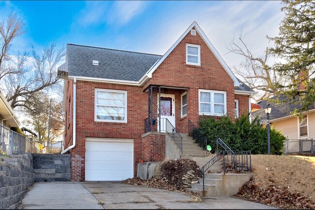 Photo - Maple Street House