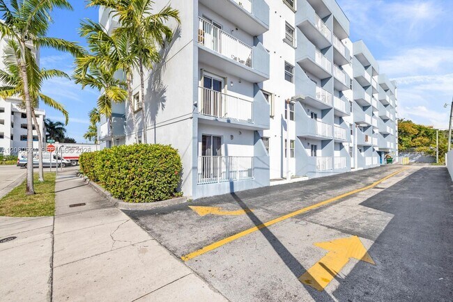 Foto del edificio - 2575 SW 27th Ave
