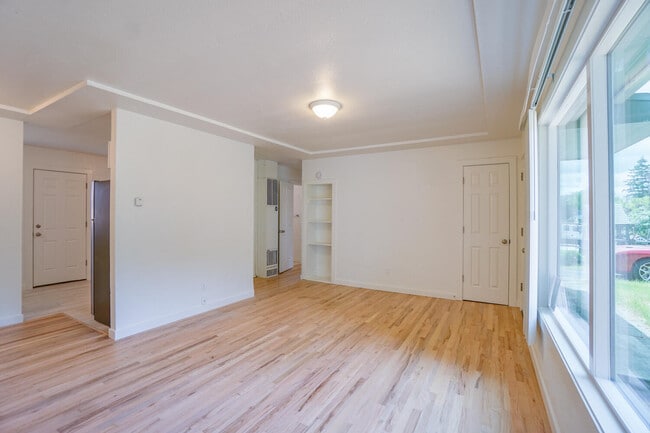 Building Photo - 3670 SW 144th Ave