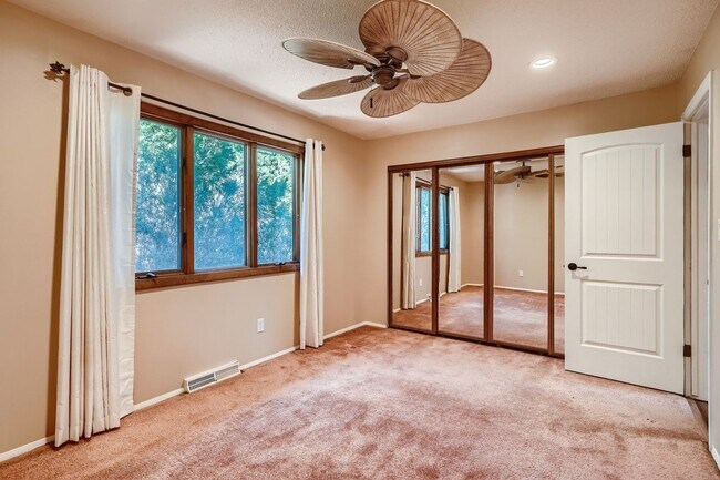 Foto del edificio - Coming soon! Beautiful 4 Bed 2 Bath in Vis...