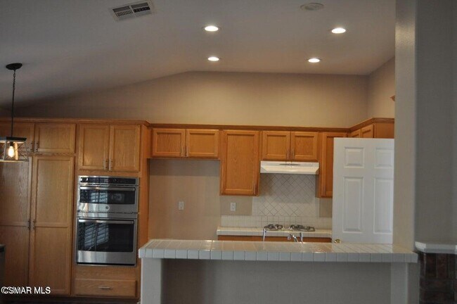 Foto del edificio - 2385 Rutland Pl