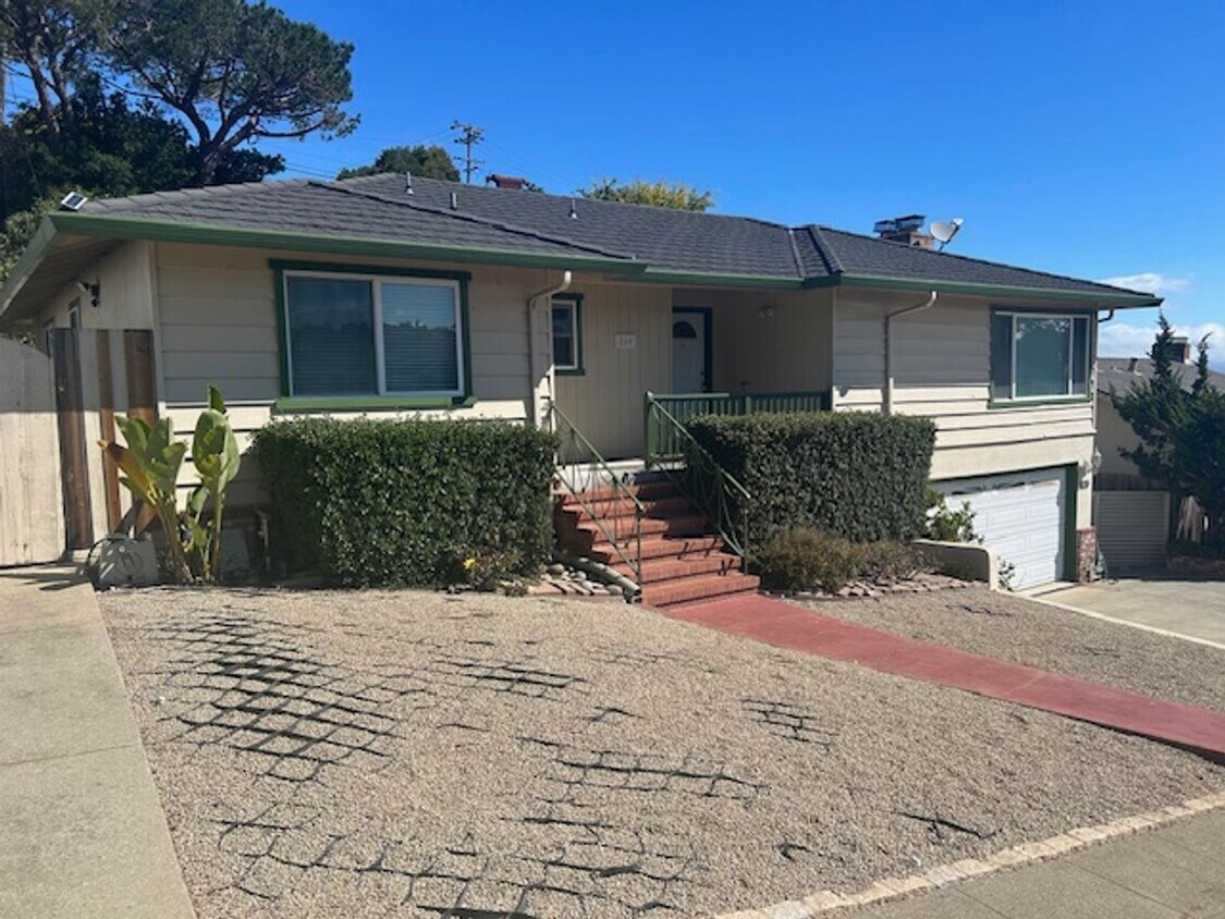 Foto principal - Simply a fabulous Hillsdale neighborhood f...