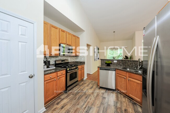 Foto del edificio - 351 Holland Springs Way
