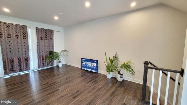 Foto del edificio - 8663 Shady Pines Dr