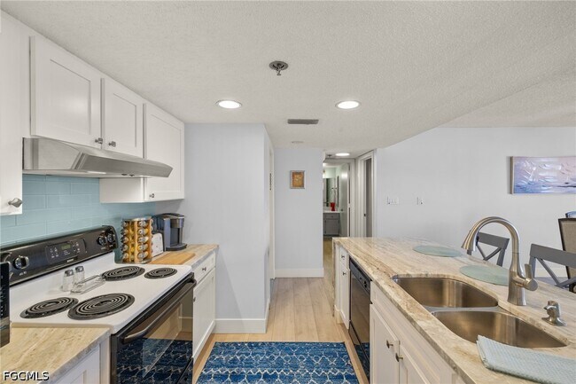 Foto del edificio - 3170 Matecumbe Key Rd